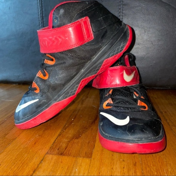 Lebron Soldier nikes - Picture 5 of 9